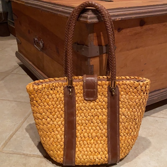 XOXO Cornsilk Straw Satchel with Brown Vinyl Trim - Picture 2 of 5
